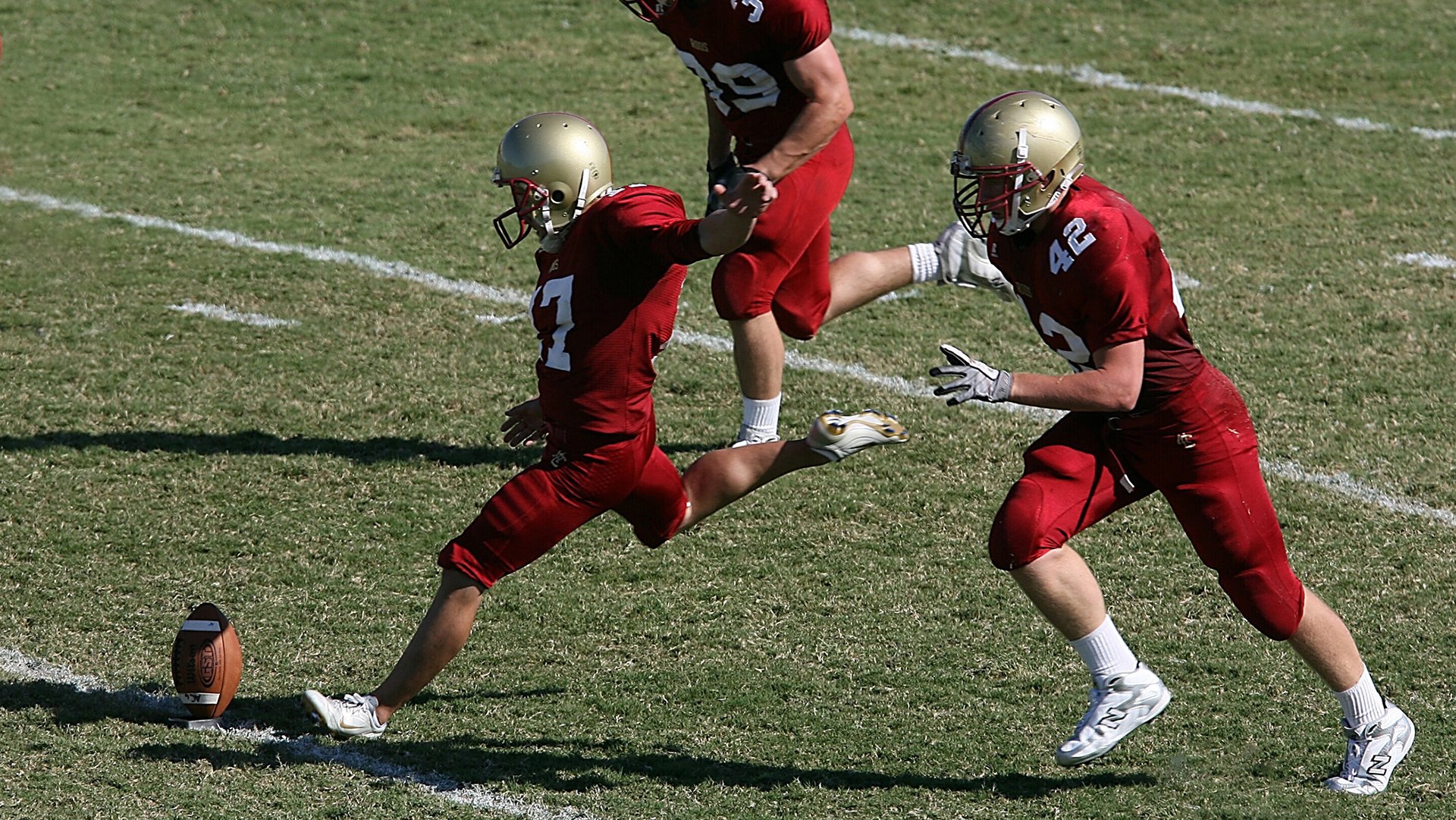 九游网页版官网-高尔强硬的突破能力，使袋鼠队进攻更具威胁