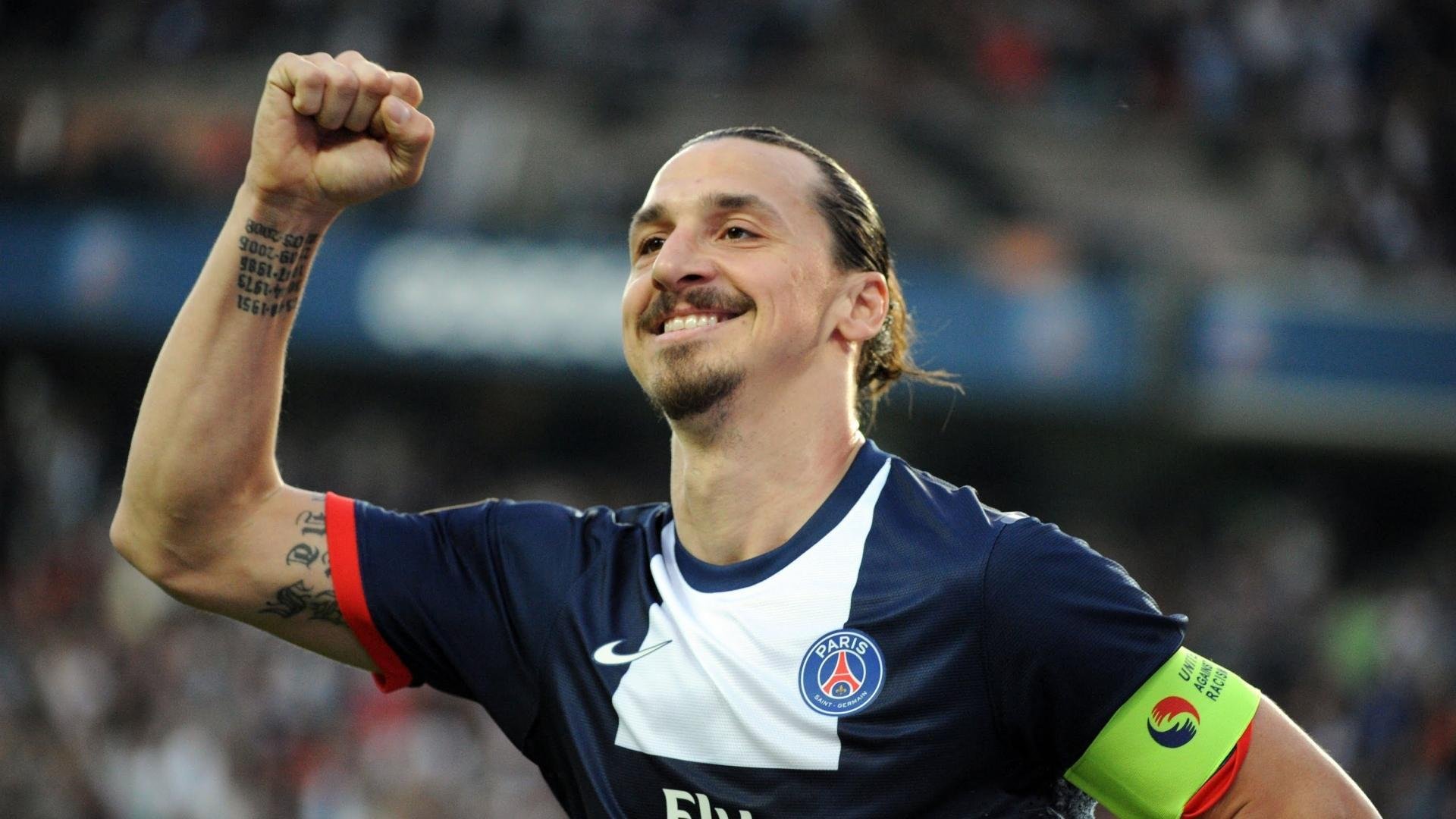 球迷盛典：线上线下球迷活动集锦，线下买球